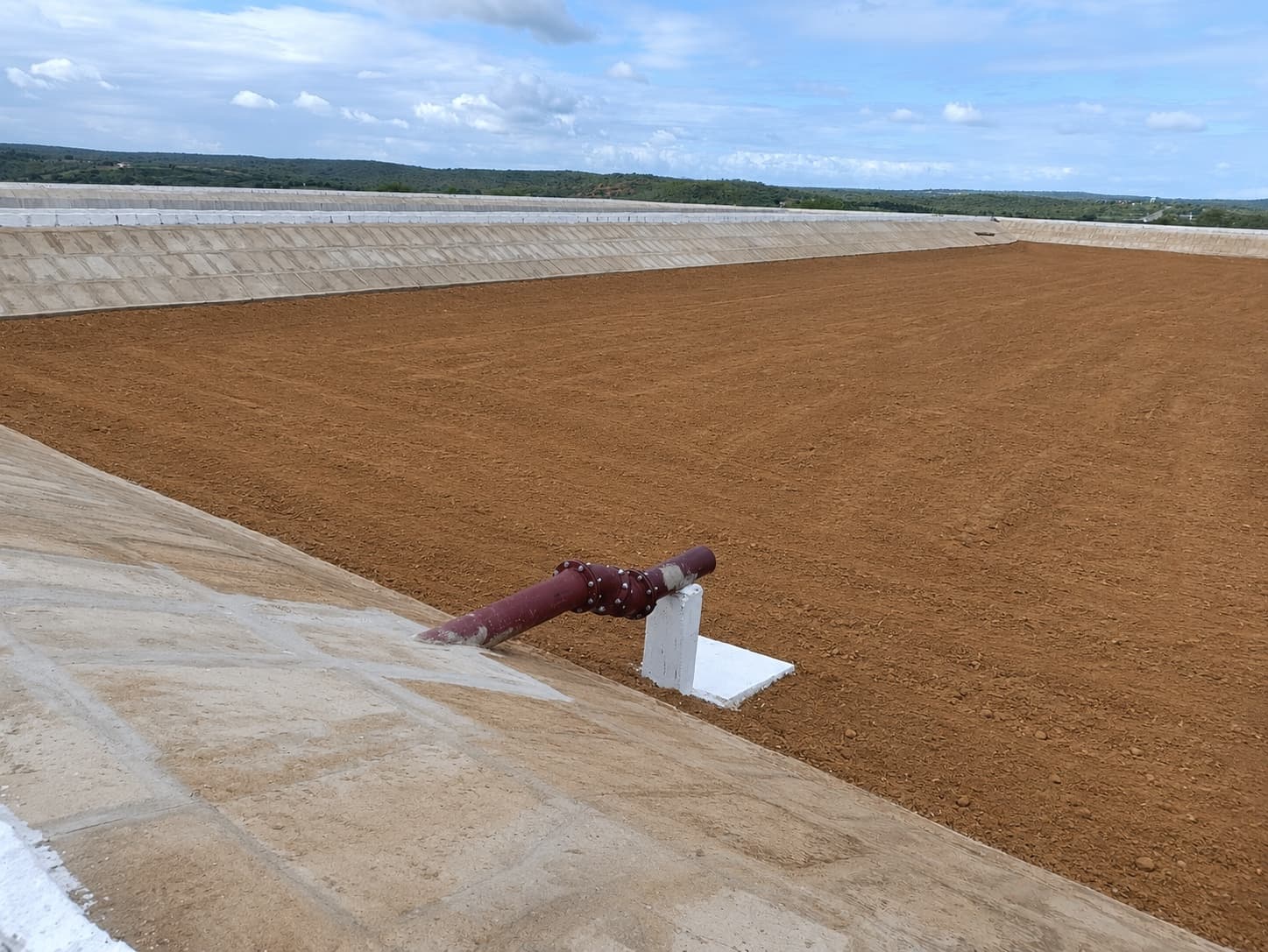 Rede de Esgoto e Reservatório — foto 2